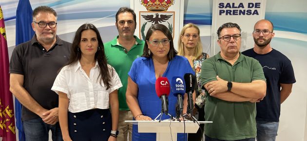 El PP abandona el pleno tras el insulto de la alcaldesa a Reverte llamándola `miserable´ y no retractarse