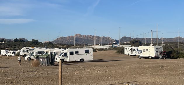 Reverte: “La alcaldesa de Águilas debe cumplir la Ordenanza Municipal de uso y disfrute de las playas para controlar la intrusión de ca