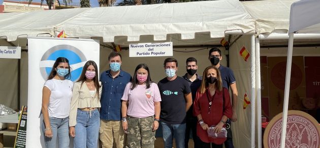 Ruta solidaria benéfica y una limpieza del entorno de cuatro calas centran las actividades de NNGG dentro del Octubre Joven