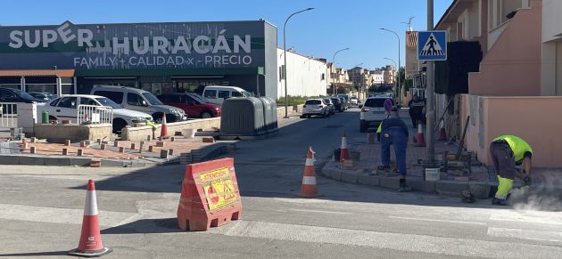La mala planificación del Gobierno de Mari Carmen Moreno provoca un nuevo caos entre los vecinos de la calle Murcia