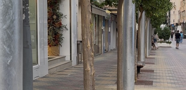 Zaragoza: “Los postes para la instalación de toldos en Conde de Aranda están generando un clima muy negativo entre comercios y vecinos&