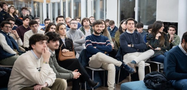 Landáburu denuncia en Madrid el fracaso del Gobierno de Sánchez en políticas de juventud y vivienda