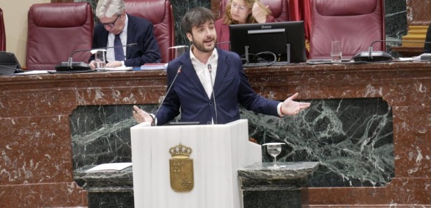 El PP exige en la Asamblea acabar con el ‘teatrillo’ de la izquierda en vivienda: “menos propaganda y más llaves”